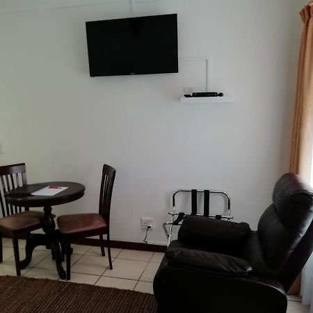 Newton Sands Guesthouse Порт Елизабет Екстериор снимка